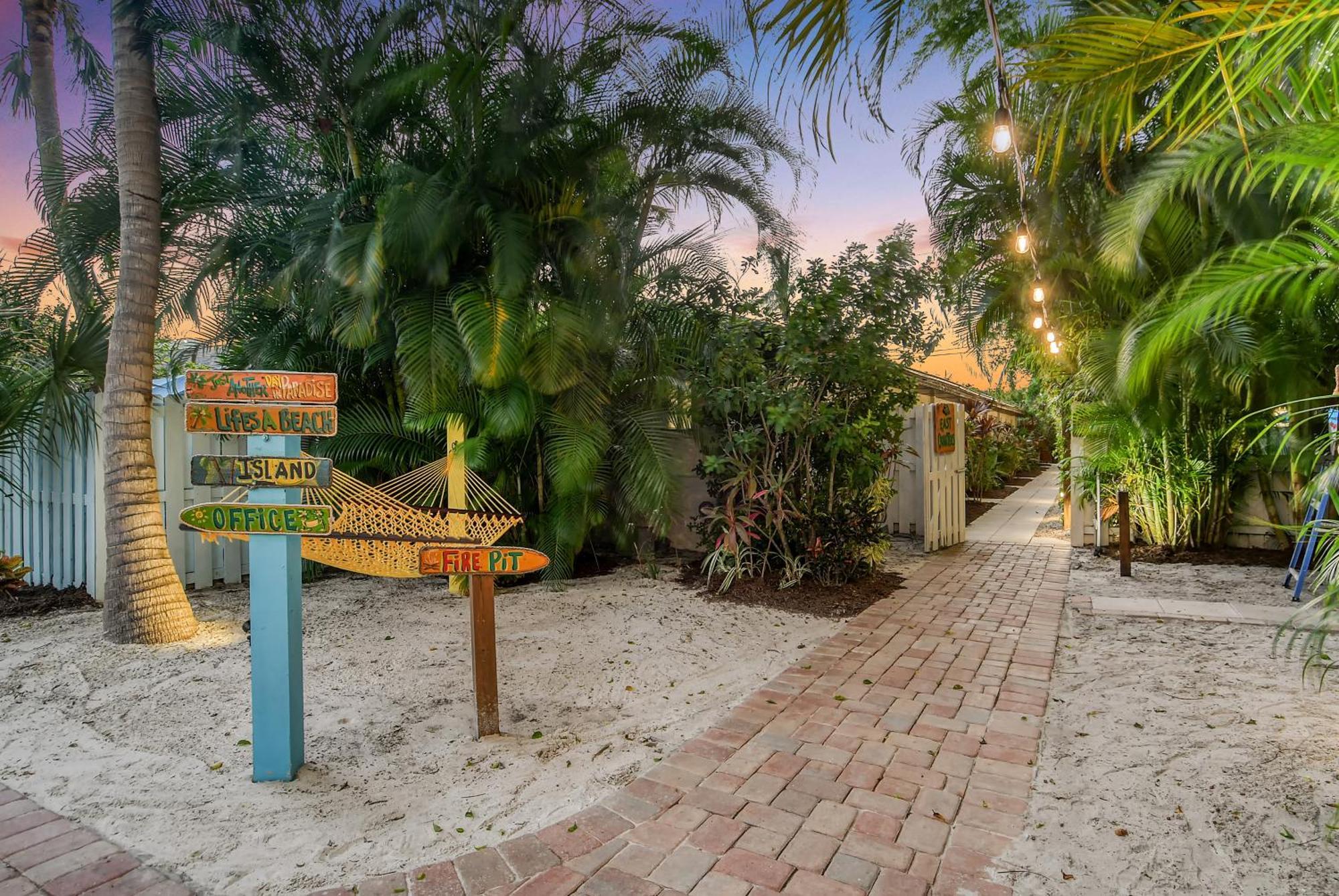 Siesta Key Palms Resort Point O'Rocks 外观 照片