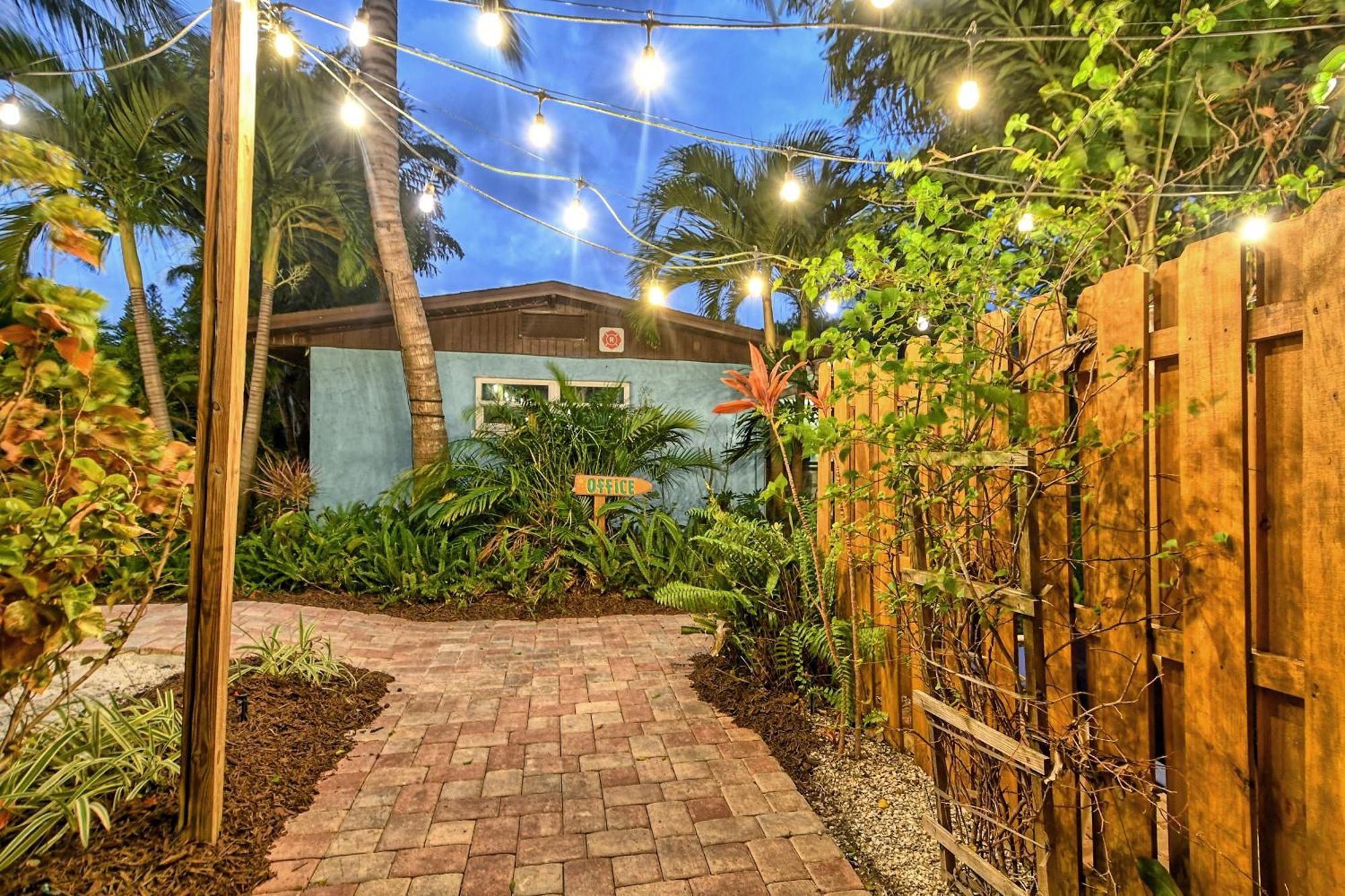 Siesta Key Palms Resort Point O'Rocks 外观 照片